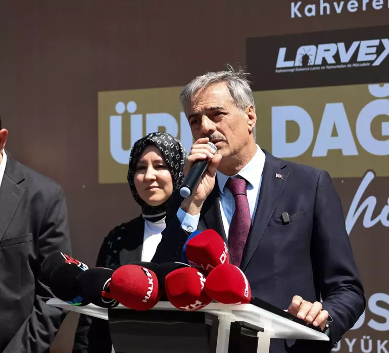 Kahverengi Kokarcaya Karşı Üretilen 'tutSAK' Çiftçilere Dağıtıldı